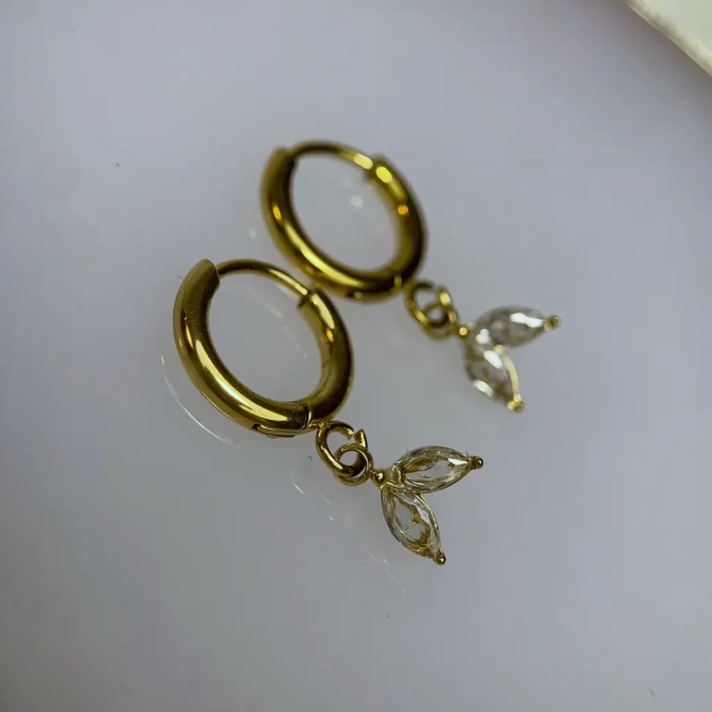 boucle oreilles queue de dauphin